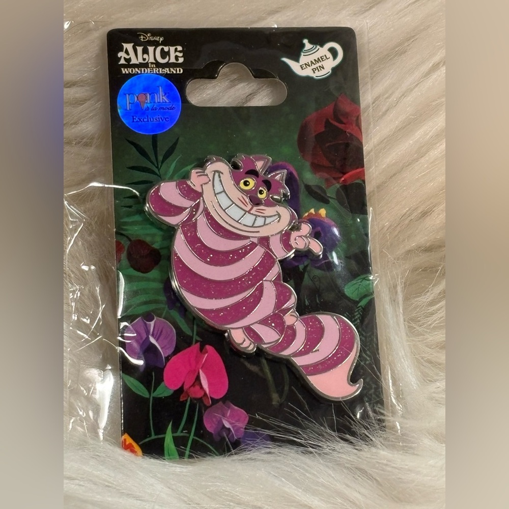 PALM-Alice in Wonderland -Cheshire Cat Glitter Relaxing Disney Trading Pin